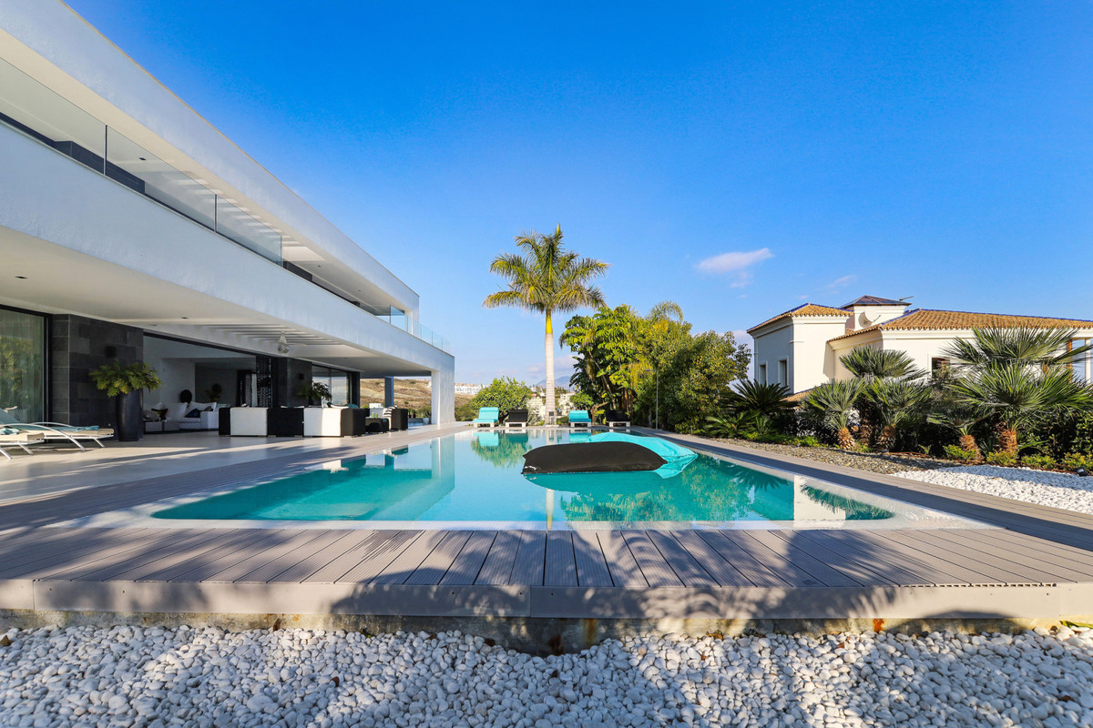 Se vende Villa - Chalet de 6 dormitorios en Costa Del Sol, Málaga, España