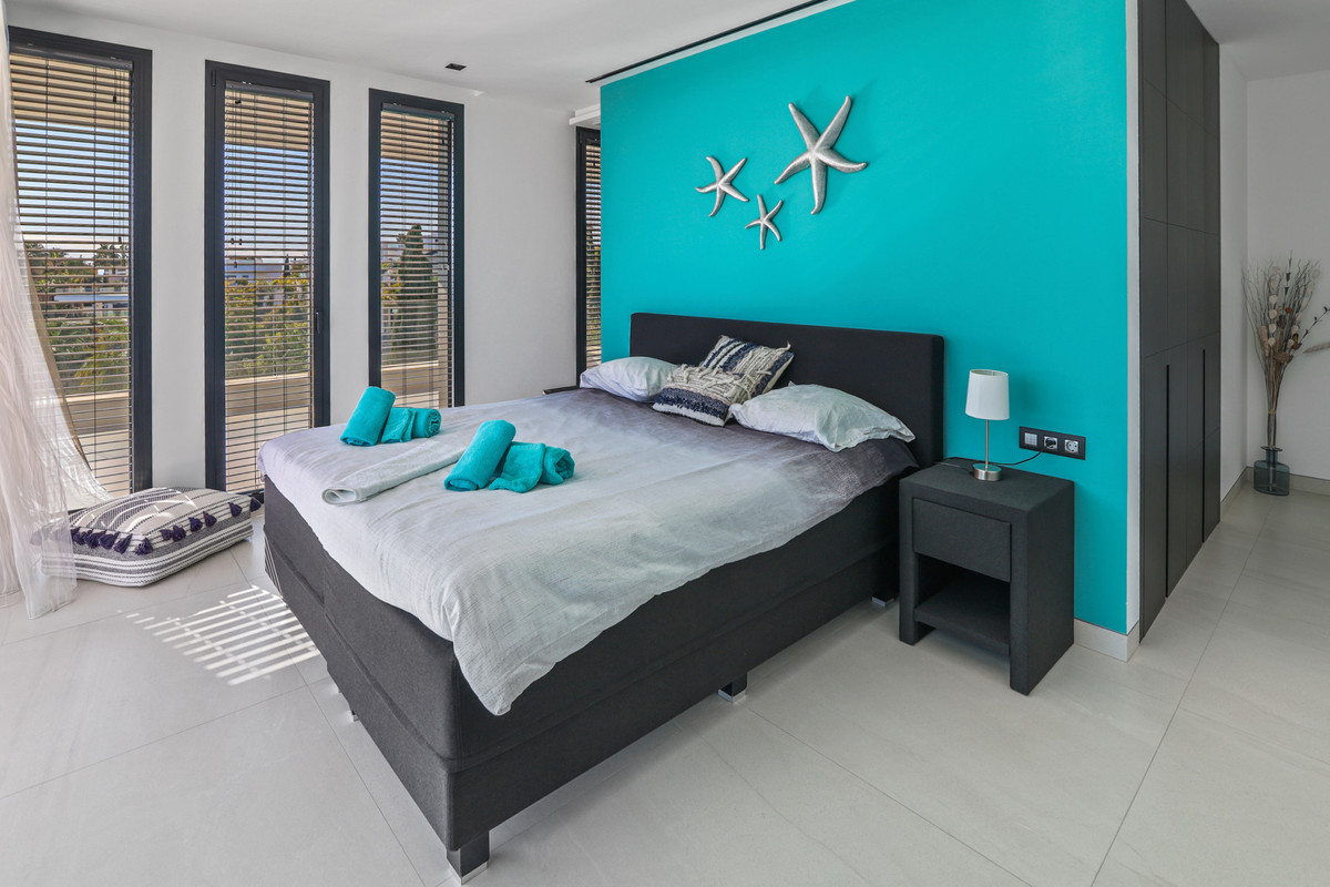 Se vende Villa - Chalet de 6 dormitorios en Costa Del Sol, Málaga, España