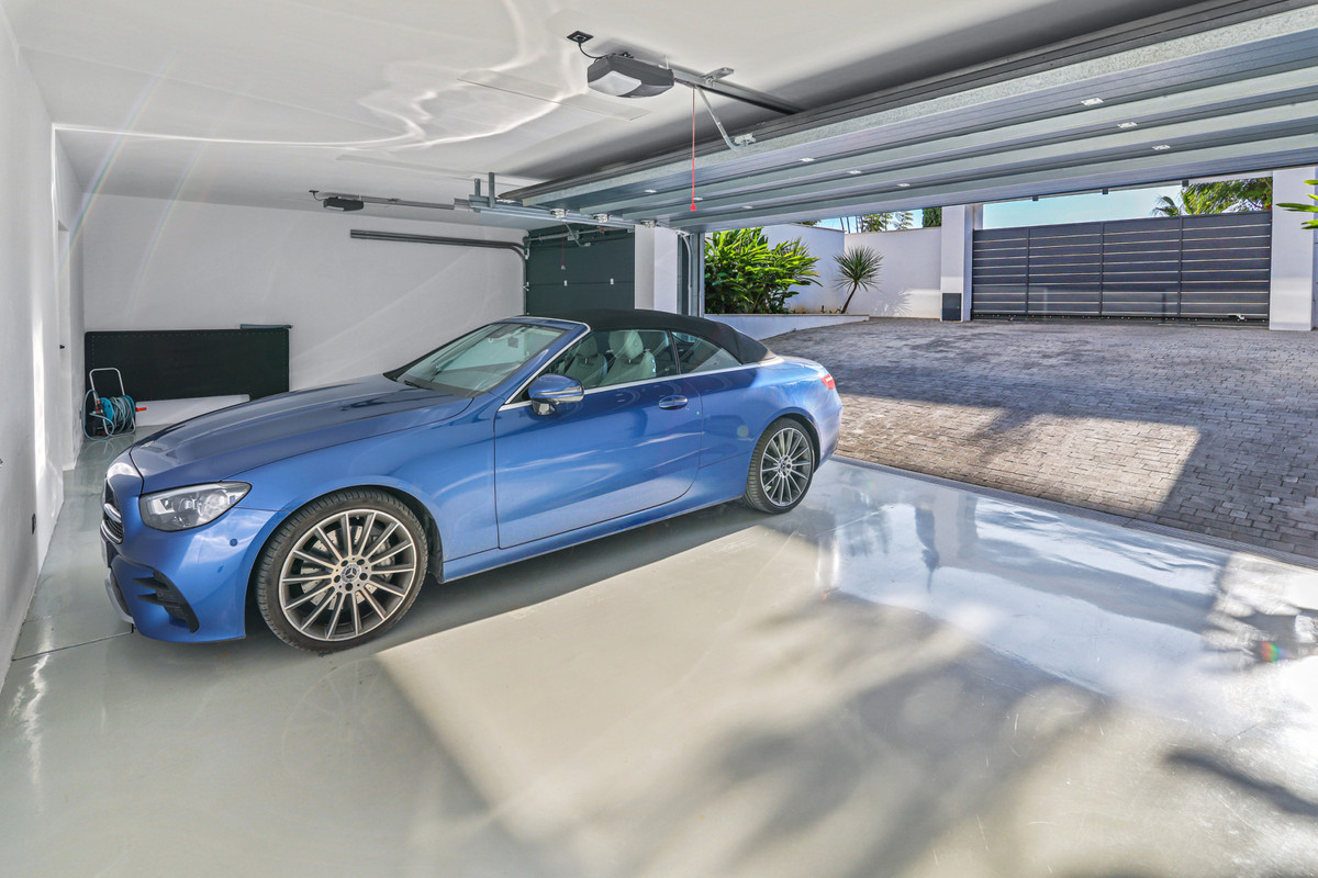 Se vende Villa - Chalet de 6 dormitorios en Costa Del Sol, Málaga, España