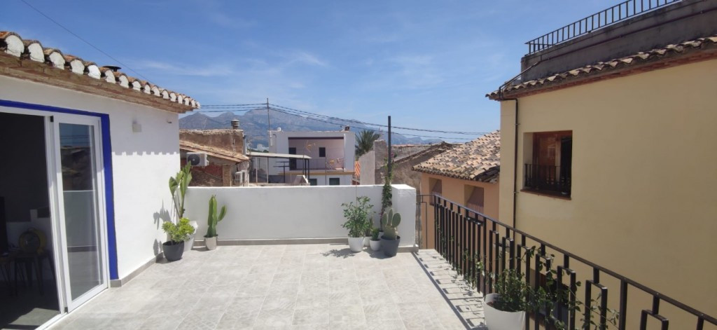 4 Bed Apartment for sale in La Nucia Costa Blanca, Alicante, Spain