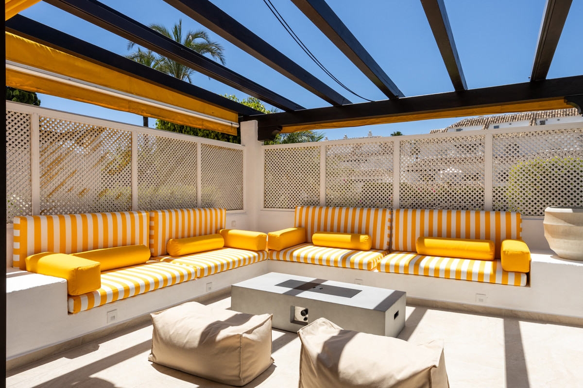 3 Bed Apartment for sale in Nueva Andalucía Costa Del Sol, Málaga, Spain