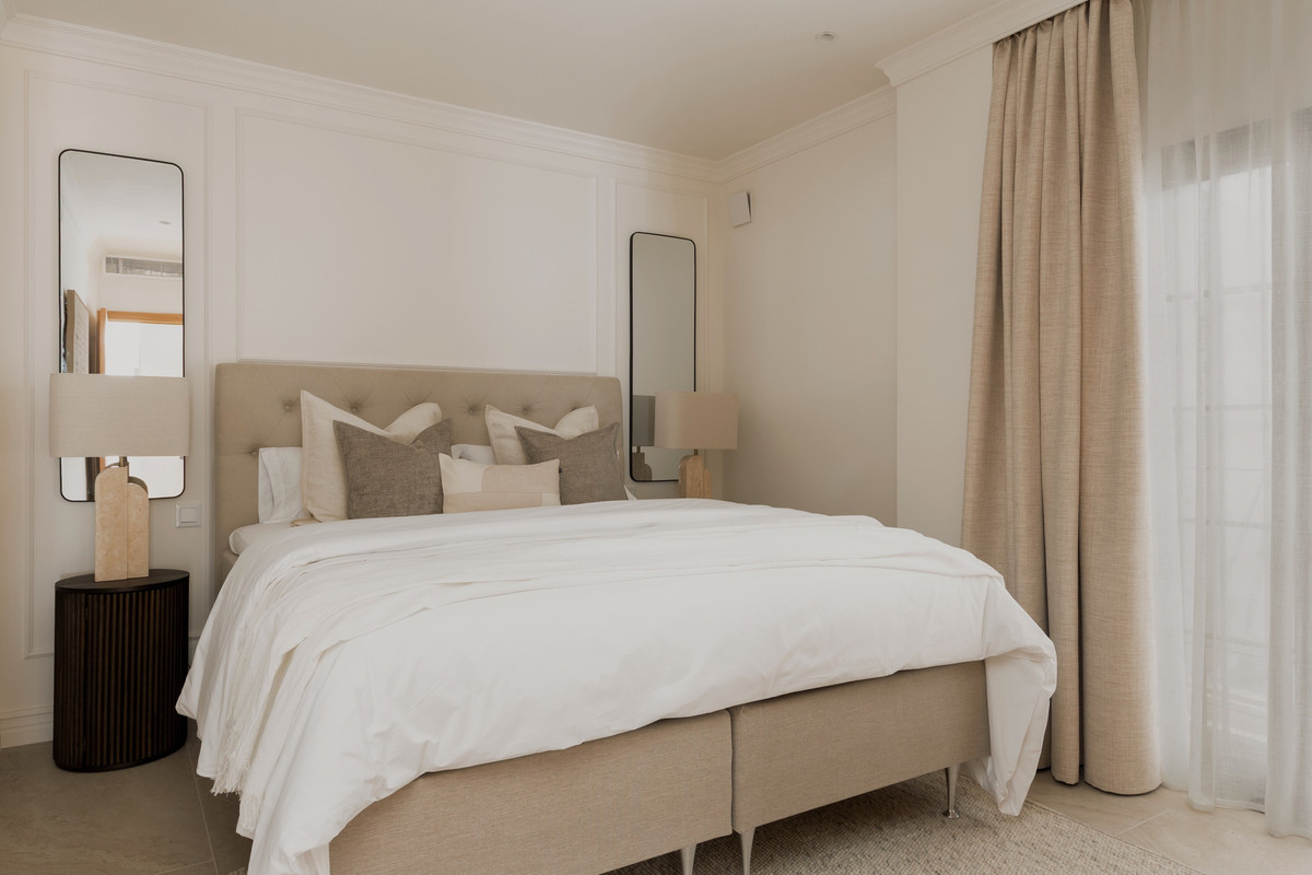 3 Bed Apartment for sale in Nueva Andalucía Costa Del Sol, Málaga, Spain
