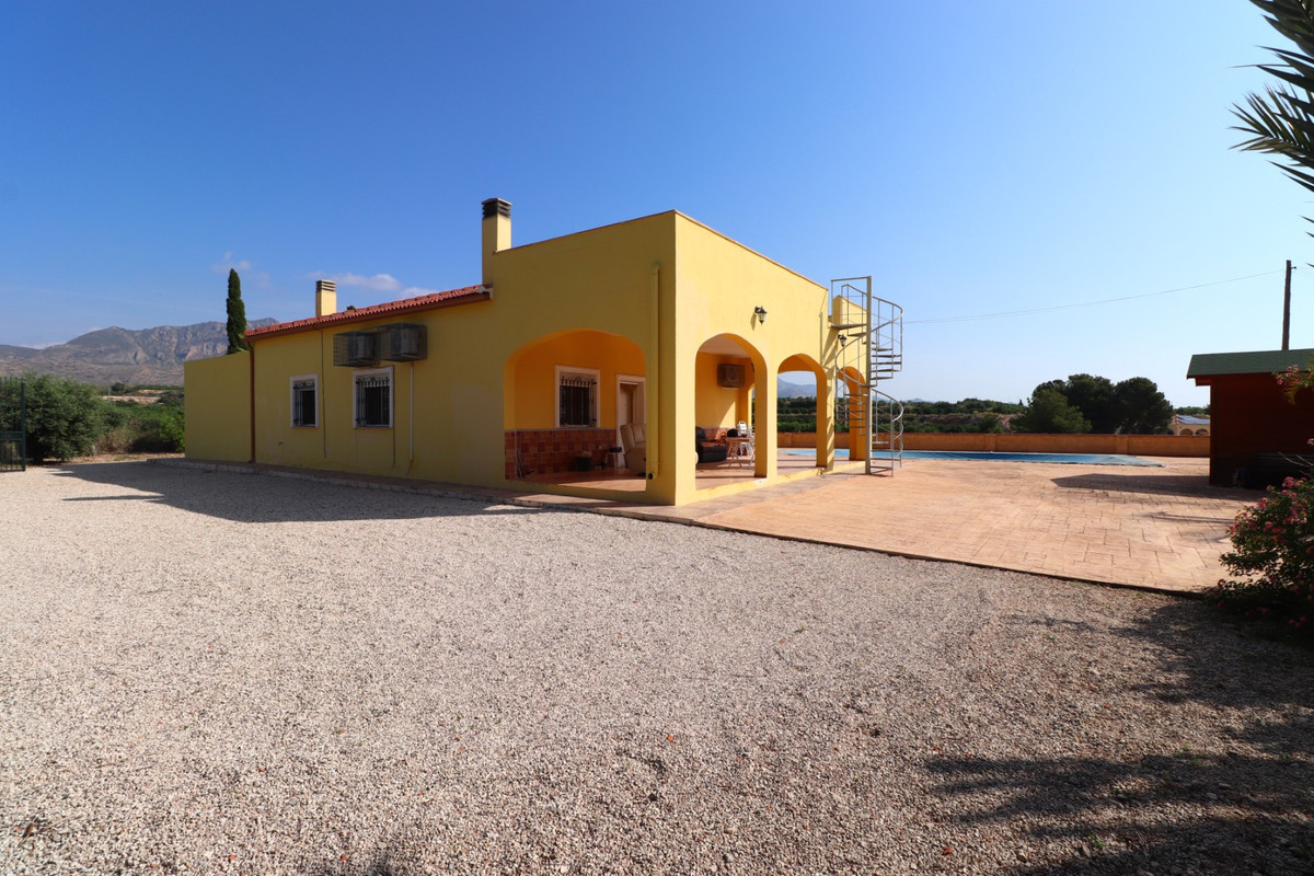 3 Bed Townhouse for sale in Albatera Costa Blanca, Alicante, Spain