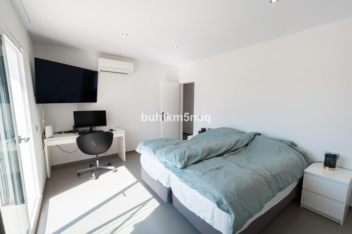 4 Bed Townhouse for sale in Calpe Costa Blanca, Alicante, Spain