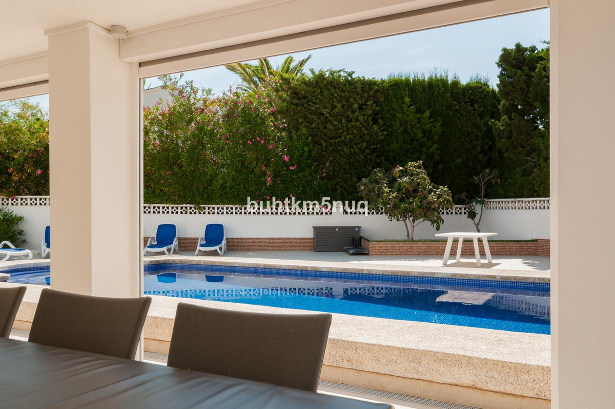 4 Bed Townhouse for sale in Calpe Costa Blanca, Alicante, Spain