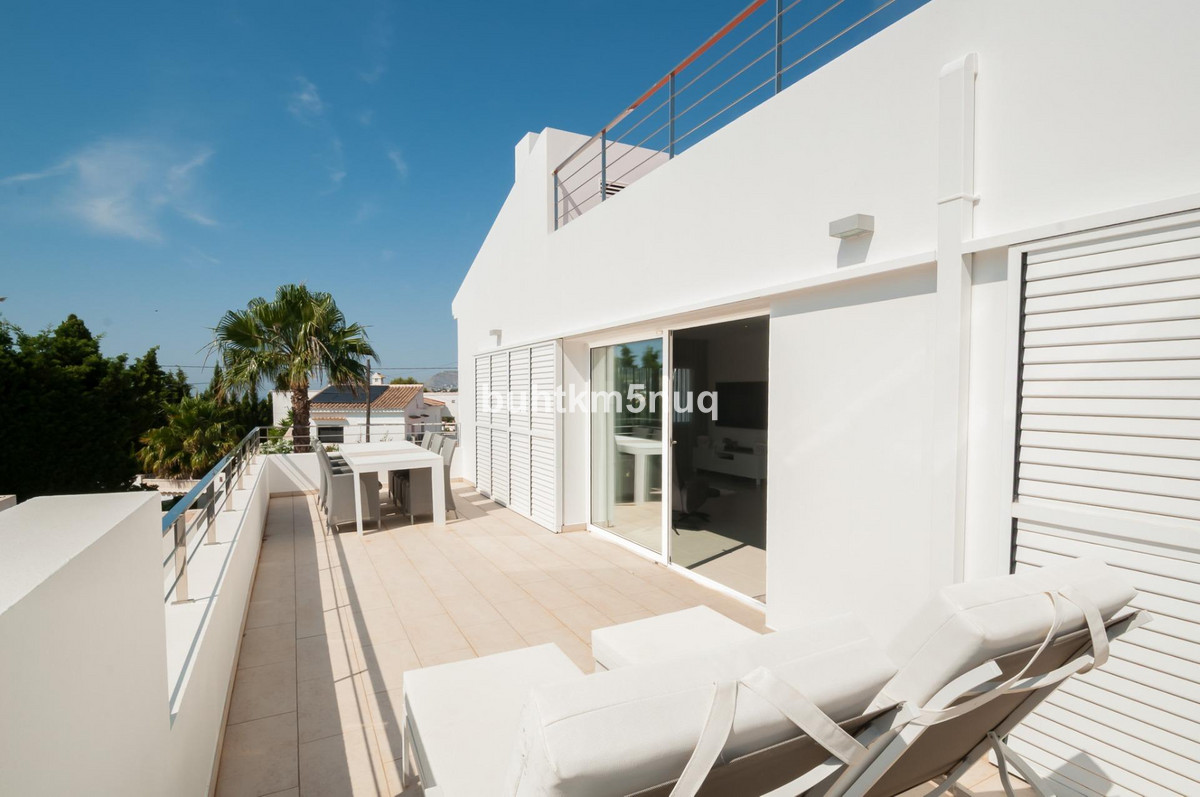 4 Bed Townhouse for sale in Calpe Costa Blanca, Alicante, Spain
