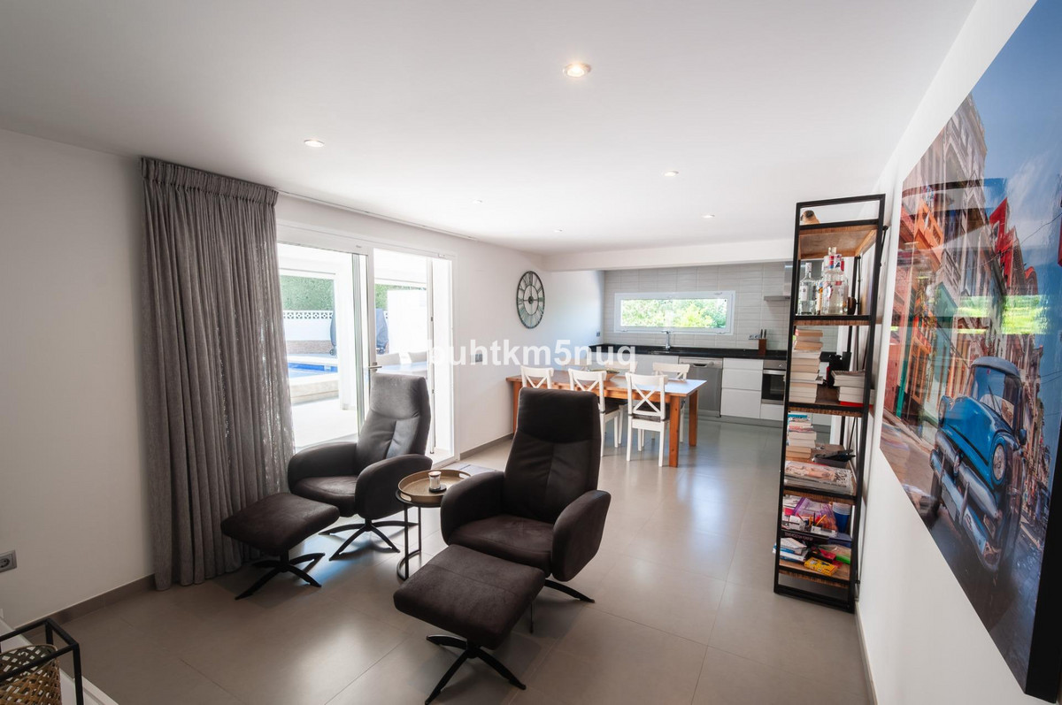 4 Bed Townhouse for sale in Calpe Costa Blanca, Alicante, Spain
