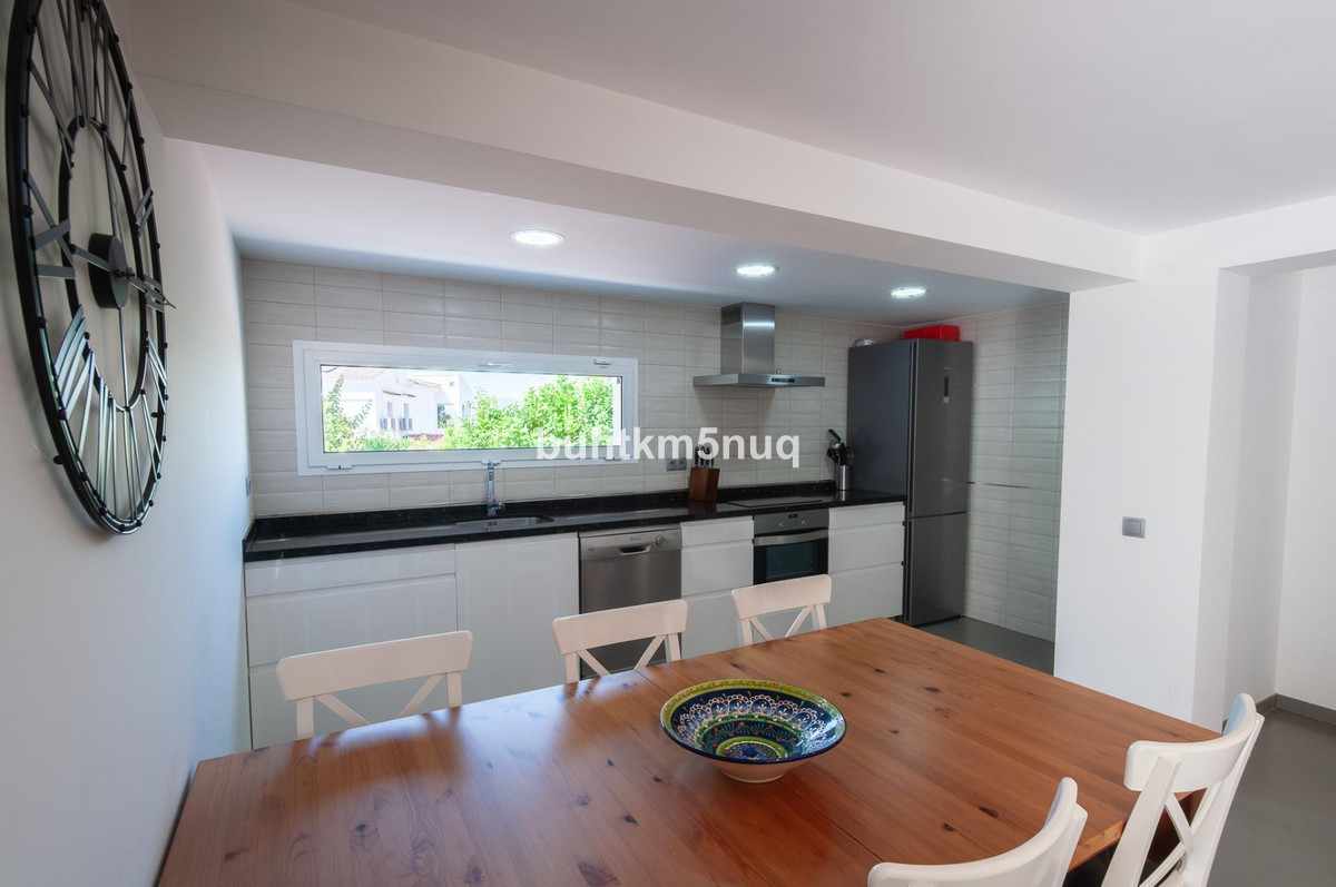 4 Bed Townhouse for sale in Calpe Costa Blanca, Alicante, Spain