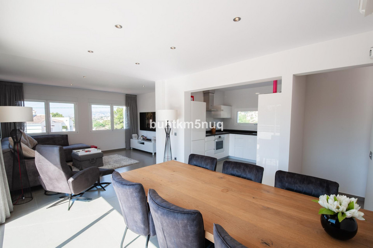 4 Bed Townhouse for sale in Calpe Costa Blanca, Alicante, Spain