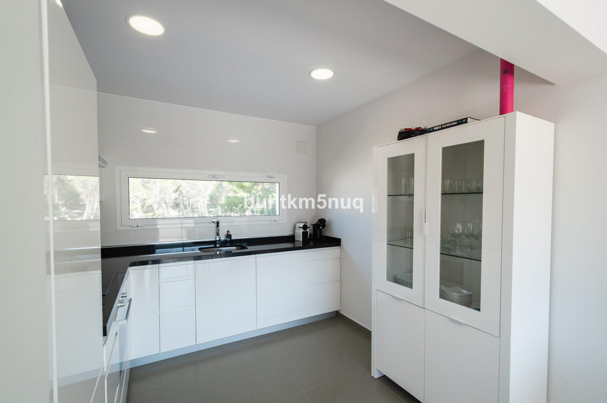 4 Bed Townhouse for sale in Calpe Costa Blanca, Alicante, Spain