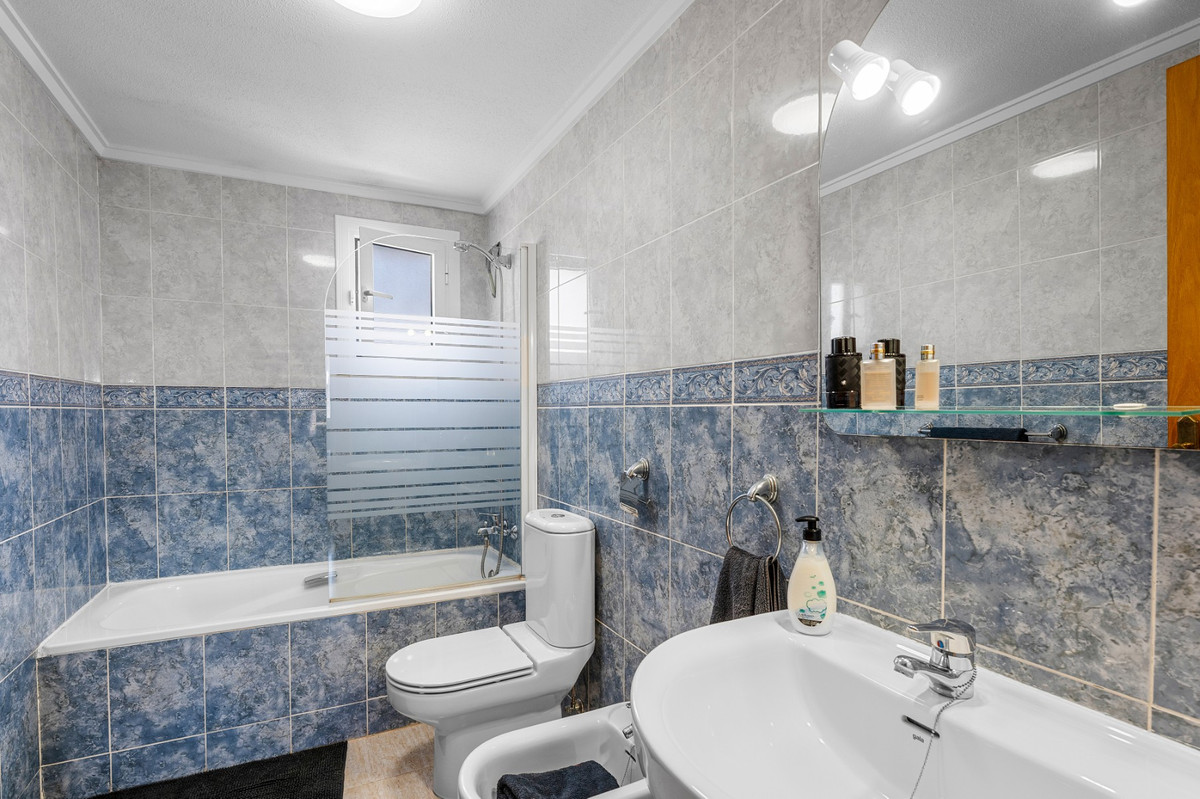 Se vende Villa - Chalet de 3 dormitorios en Costa Blanca, Alicante, España