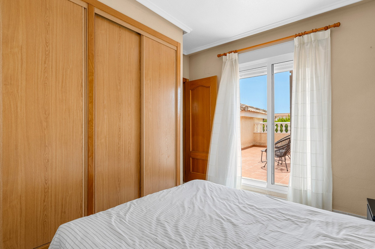 Se vende Villa - Chalet de 3 dormitorios en Costa Blanca, Alicante, España