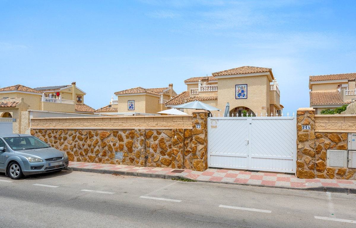 Se vende Villa - Chalet de 3 dormitorios en Costa Blanca, Alicante, España
