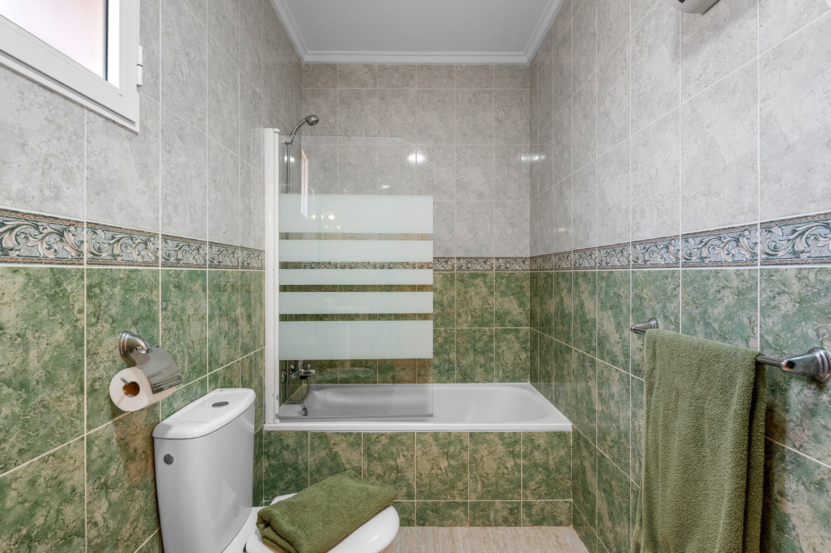 Se vende Villa - Chalet de 3 dormitorios en Costa Blanca, Alicante, España