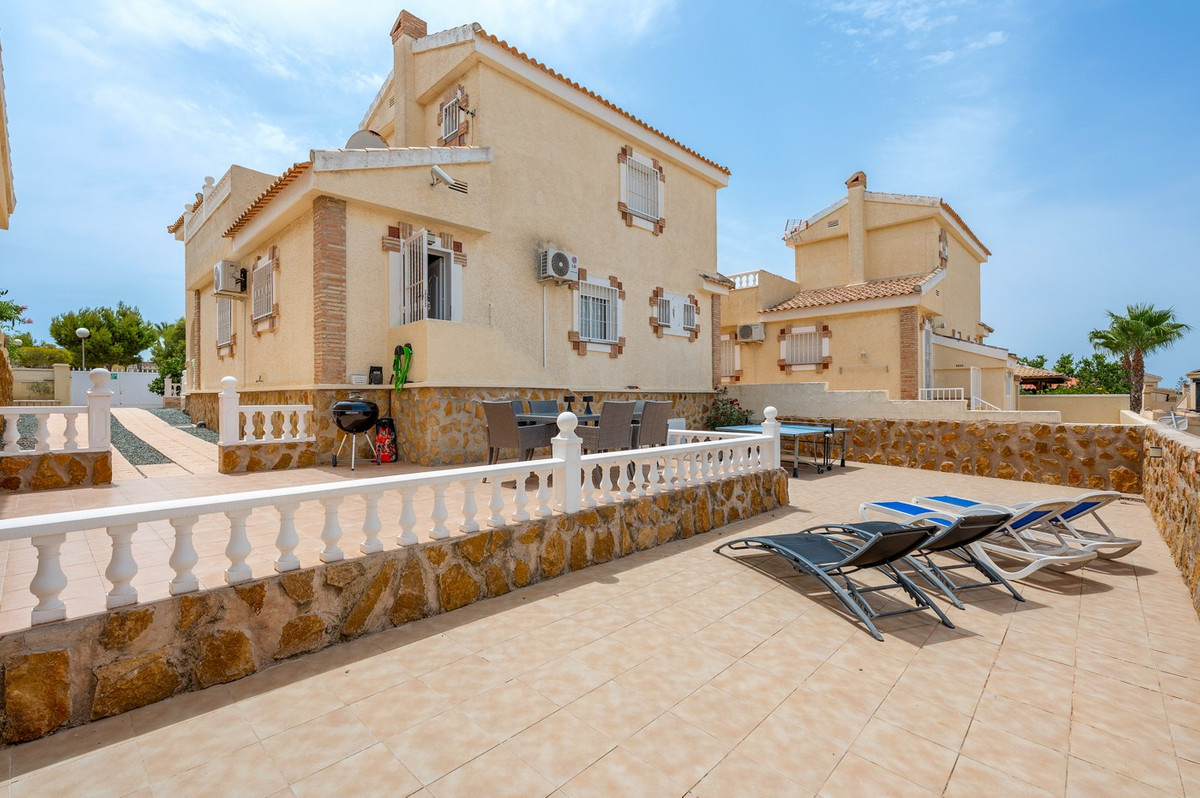 Se vende Villa - Chalet de 3 dormitorios en Costa Blanca, Alicante, España