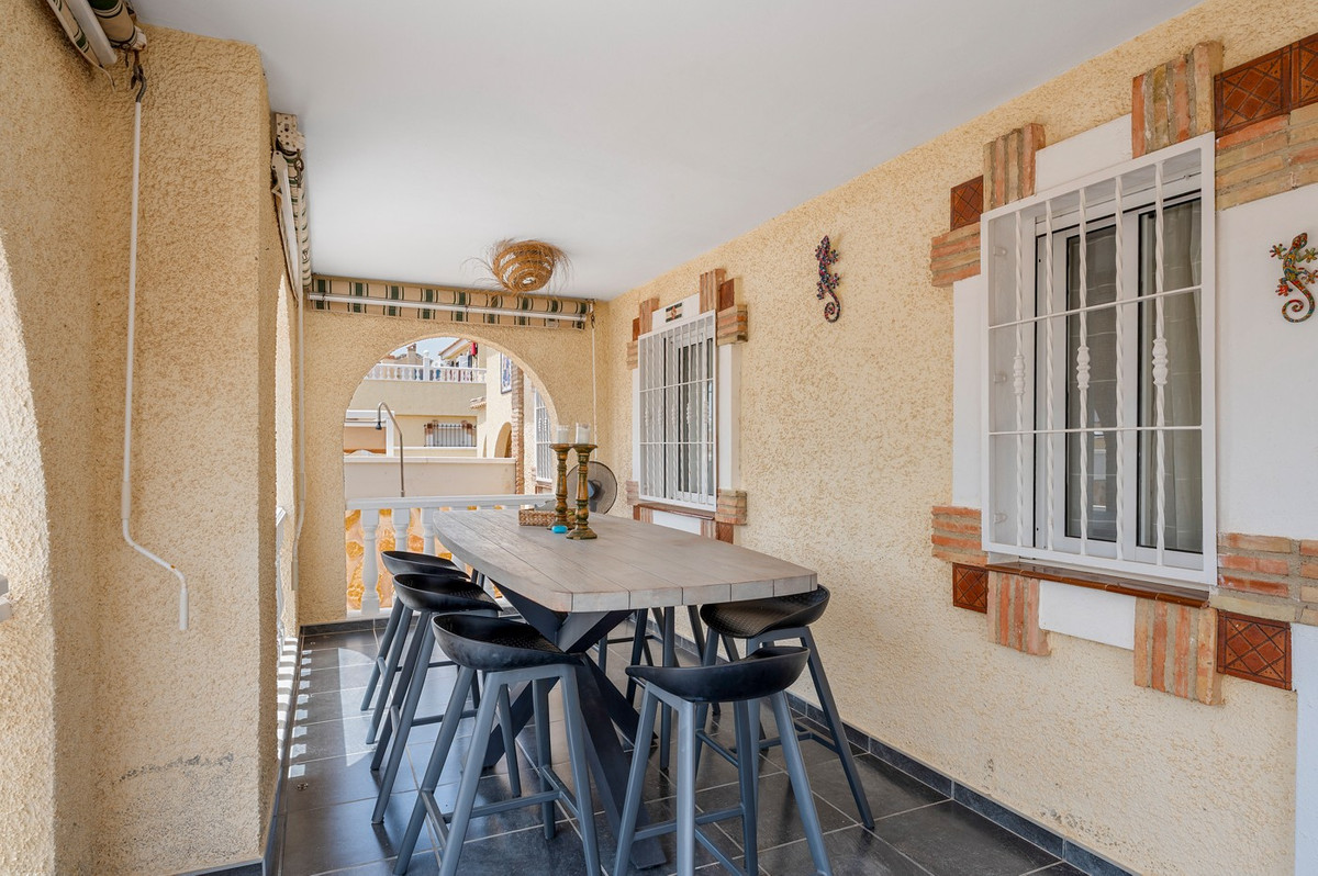 Se vende Villa - Chalet de 3 dormitorios en Costa Blanca, Alicante, España