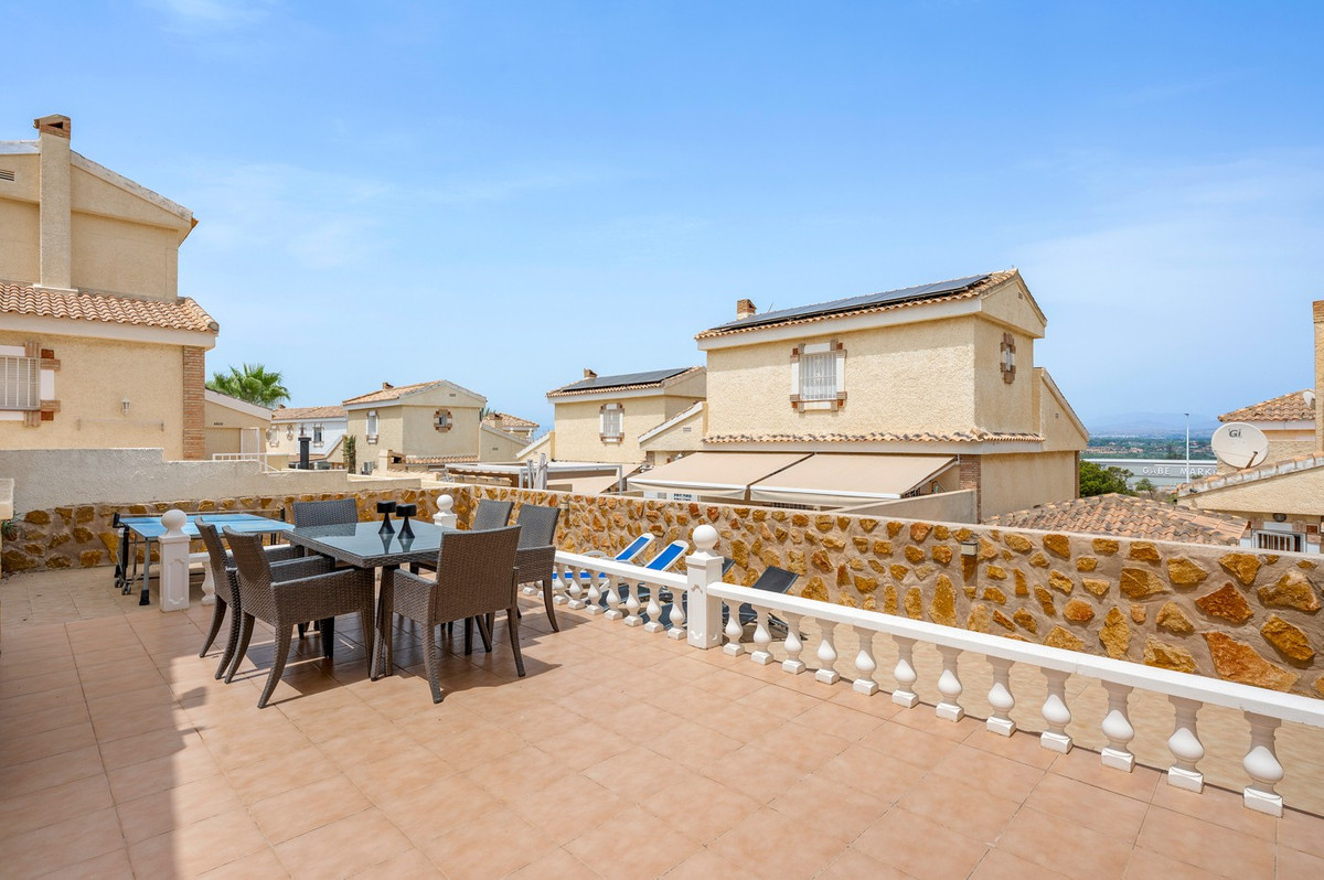 Se vende Villa - Chalet de 3 dormitorios en Costa Blanca, Alicante, España