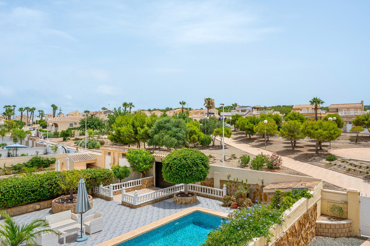 Se vende Villa - Chalet de 3 dormitorios en Costa Blanca, Alicante, España