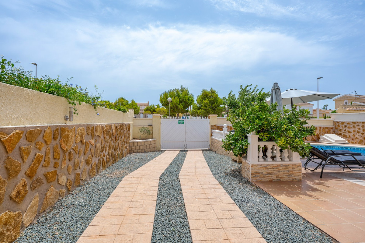 Se vende Villa - Chalet de 3 dormitorios en Costa Blanca, Alicante, España
