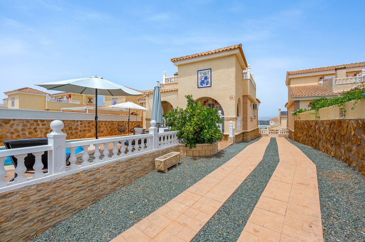 Se vende Villa - Chalet de 3 dormitorios en Costa Blanca, Alicante, España