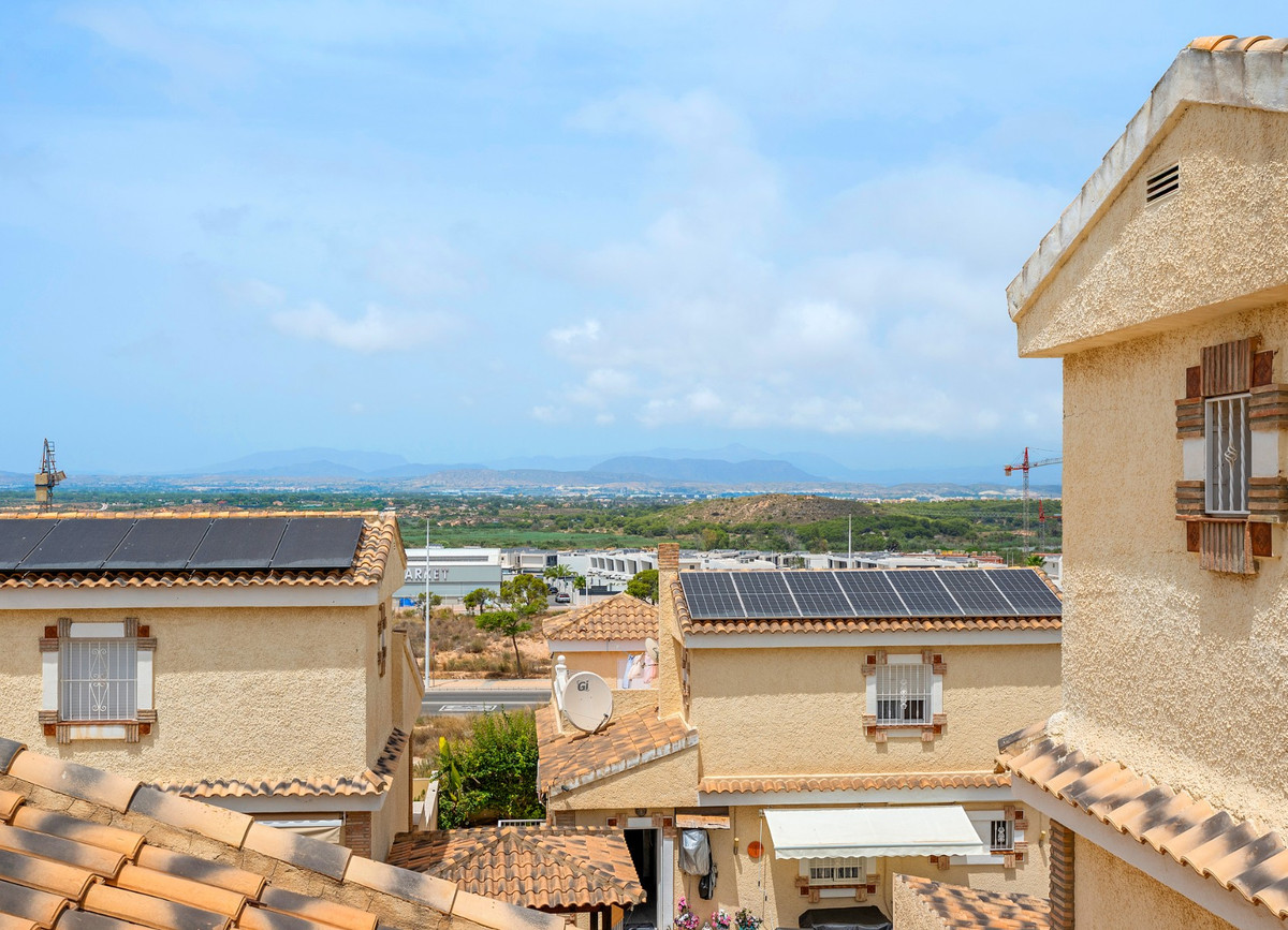 Se vende Villa - Chalet de 3 dormitorios en Costa Blanca, Alicante, España