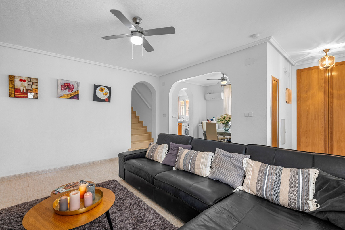 Se vende Villa - Chalet de 3 dormitorios en Costa Blanca, Alicante, España