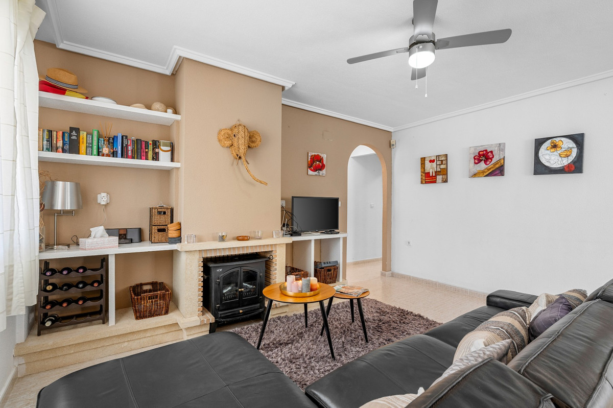 Se vende Villa - Chalet de 3 dormitorios en Costa Blanca, Alicante, España