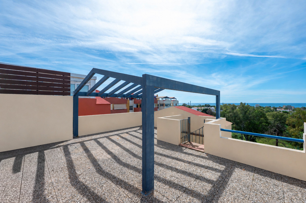 2 Bed Apartment for sale in El Paraiso Costa Del Sol, Málaga, Spain
