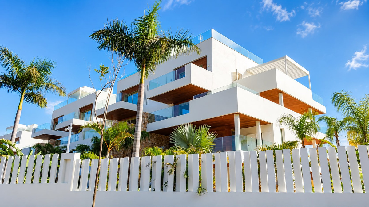 3 Bed Apartment for sale in The Golden Mile Costa Del Sol, Málaga, Spain