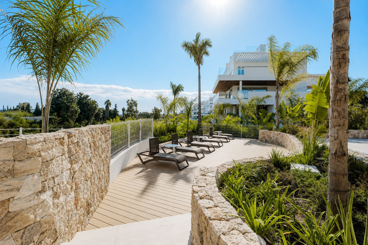 3 Bed Apartment for sale in The Golden Mile Costa Del Sol, Málaga, Spain
