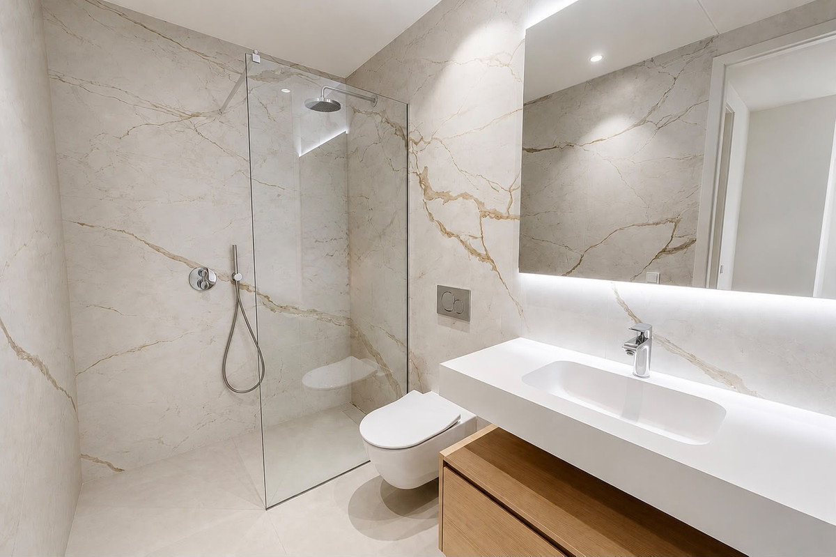 3 Bed Apartment for sale in The Golden Mile Costa Del Sol, Málaga, Spain