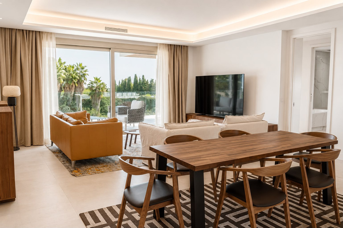 3 Bed Apartment for sale in The Golden Mile Costa Del Sol, Málaga, Spain