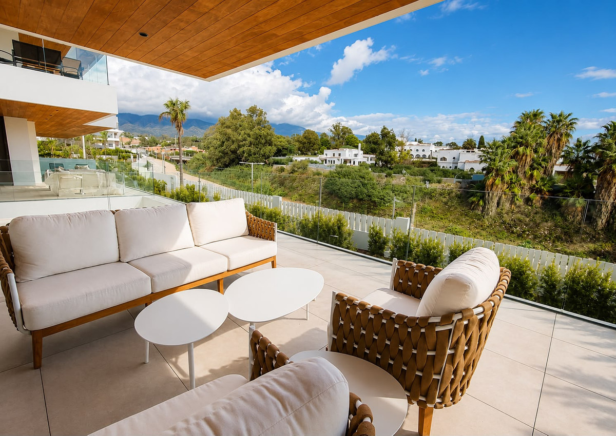 3 Bed Apartment for sale in The Golden Mile Costa Del Sol, Málaga, Spain