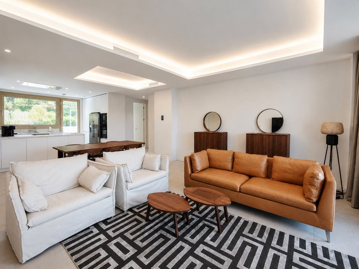 3 Bed Apartment for sale in The Golden Mile Costa Del Sol, Málaga, Spain