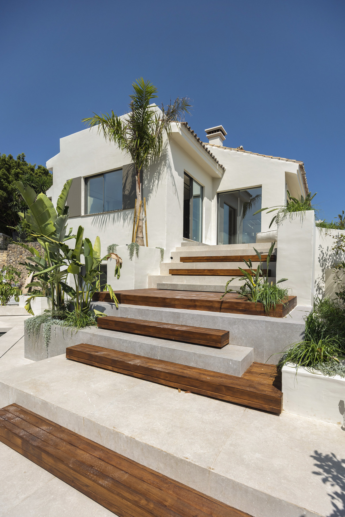 5 Bed Townhouse for sale in Nueva Andalucía Costa Del Sol, Málaga, Spain