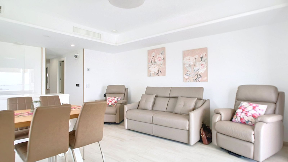 Se vende Apartamento Planta Media de 2 dormitorios en Costa Del Sol, Málaga, España