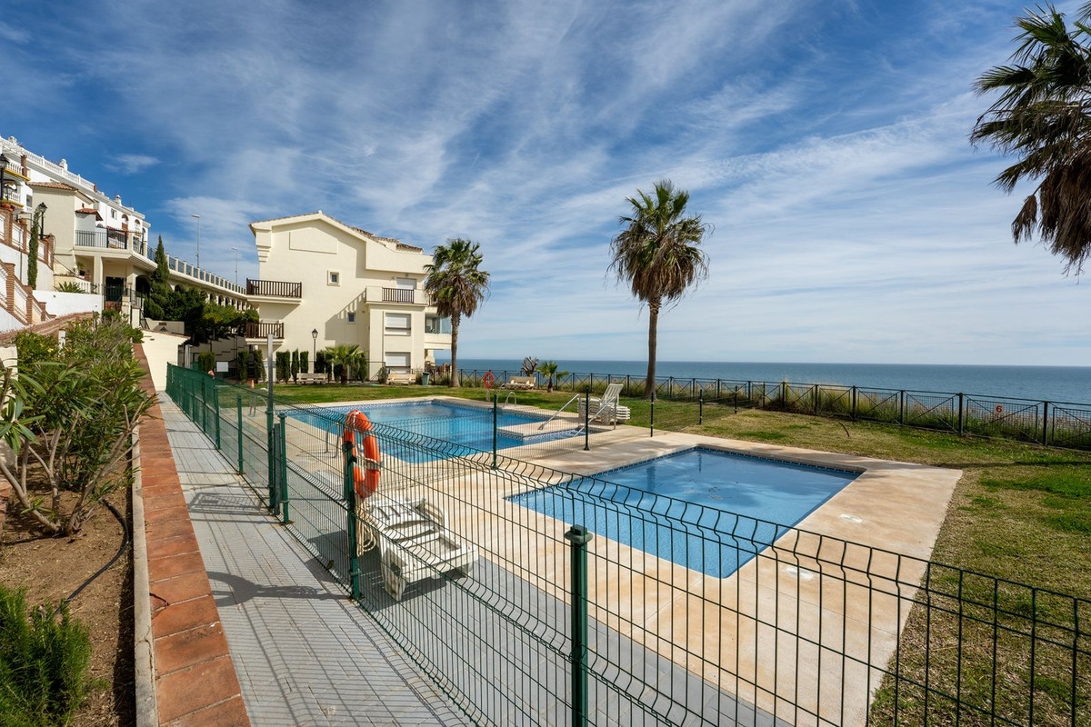 Se vende Apartamento Planta Baja de 2 dormitorios en Costa Del Sol, Málaga, España