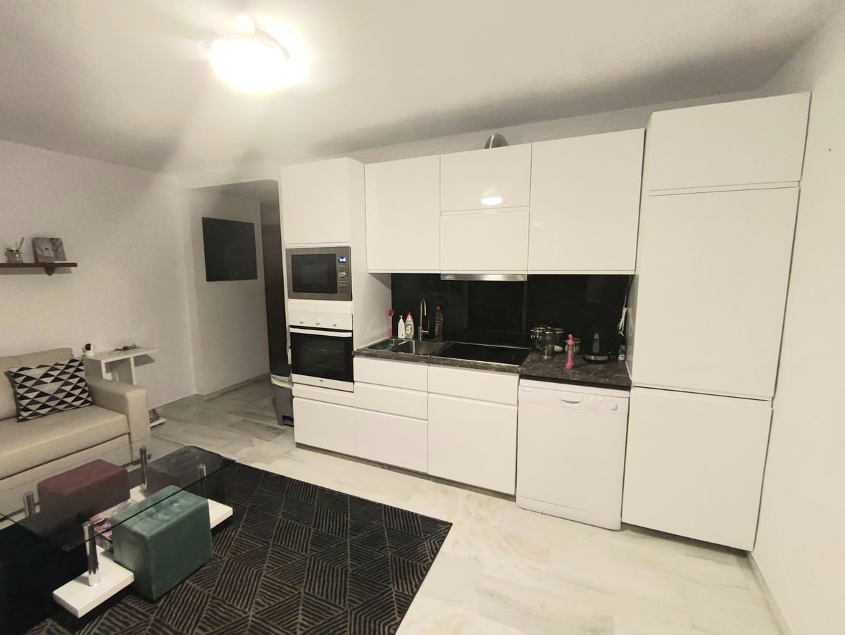 3 Bed Apartment for sale in Benalmadena Costa Costa Del Sol, Málaga, Spain