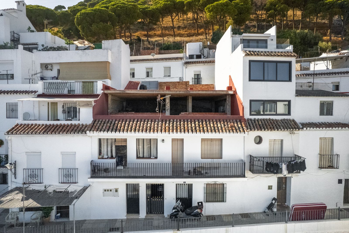 4 Bed Townhouse for sale in Mijas Costa Del Sol, Málaga, Spain