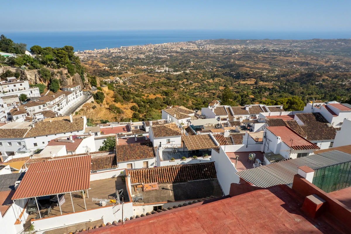 4 Bed Townhouse for sale in Mijas Costa Del Sol, Málaga, Spain