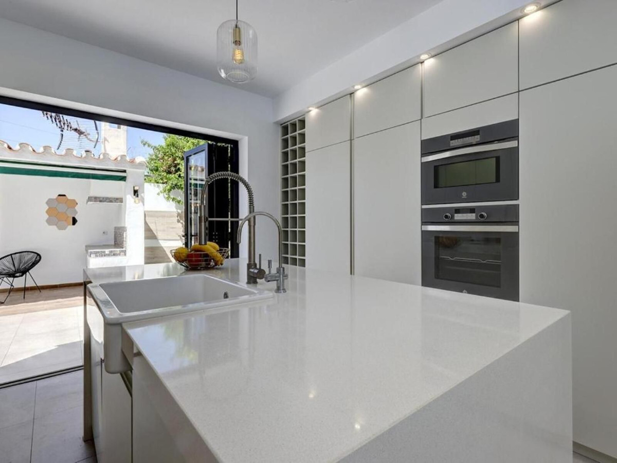 6 Bed Townhouse for sale in Marbella Costa Del Sol, Málaga, Spain