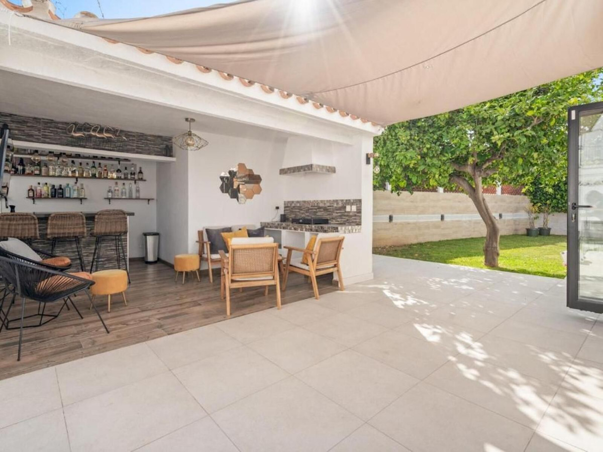 6 Bed Townhouse for sale in Marbella Costa Del Sol, Málaga, Spain