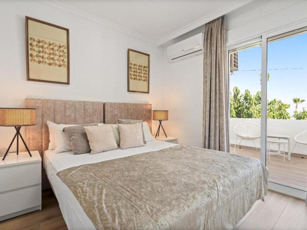 6 Bed Townhouse for sale in Marbella Costa Del Sol, Málaga, Spain