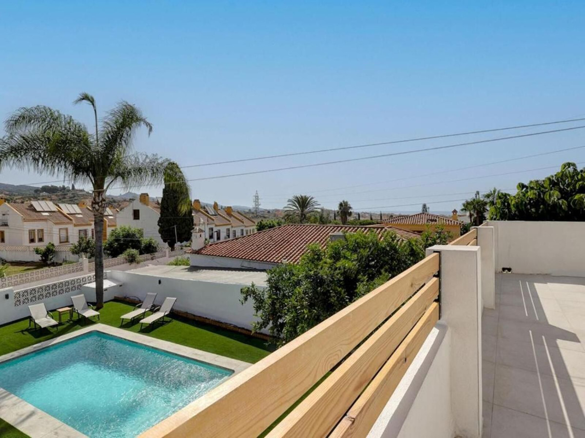 6 Bed Townhouse for sale in Marbella Costa Del Sol, Málaga, Spain