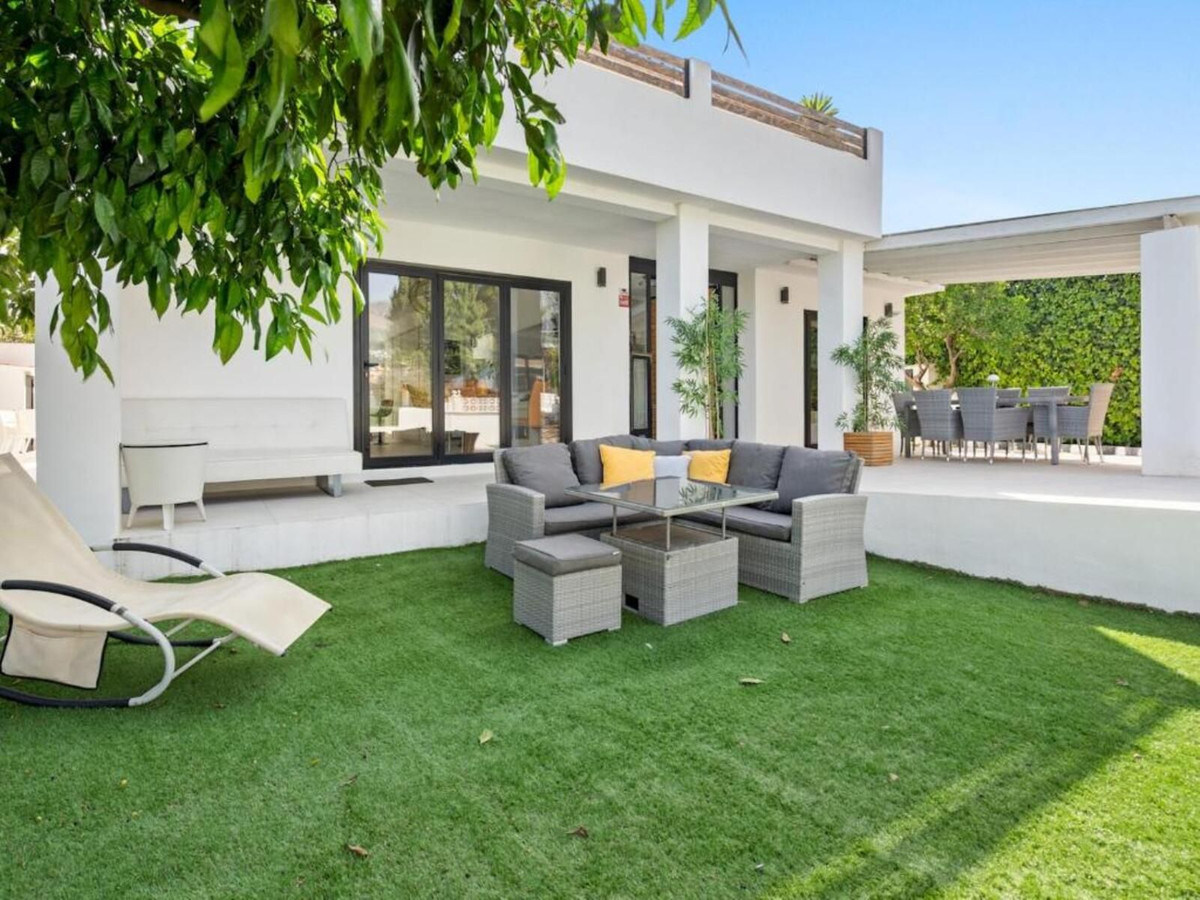 6 Bed Townhouse for sale in Marbella Costa Del Sol, Málaga, Spain