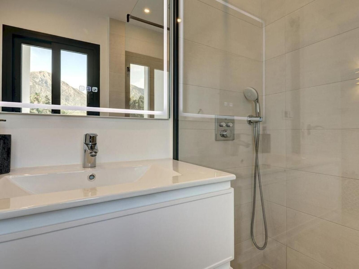 6 Bed Townhouse for sale in Marbella Costa Del Sol, Málaga, Spain