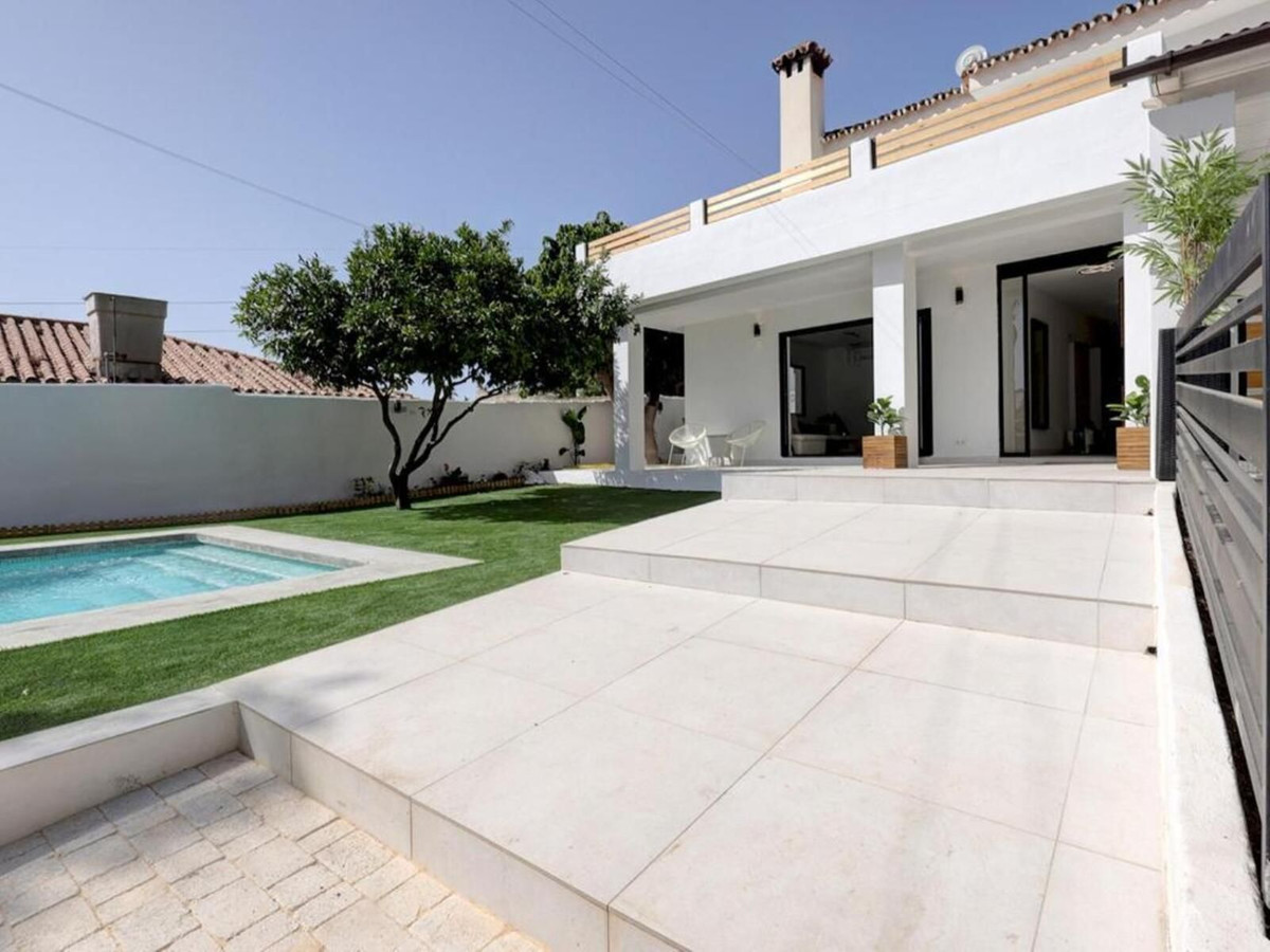 6 Bed Townhouse for sale in Marbella Costa Del Sol, Málaga, Spain