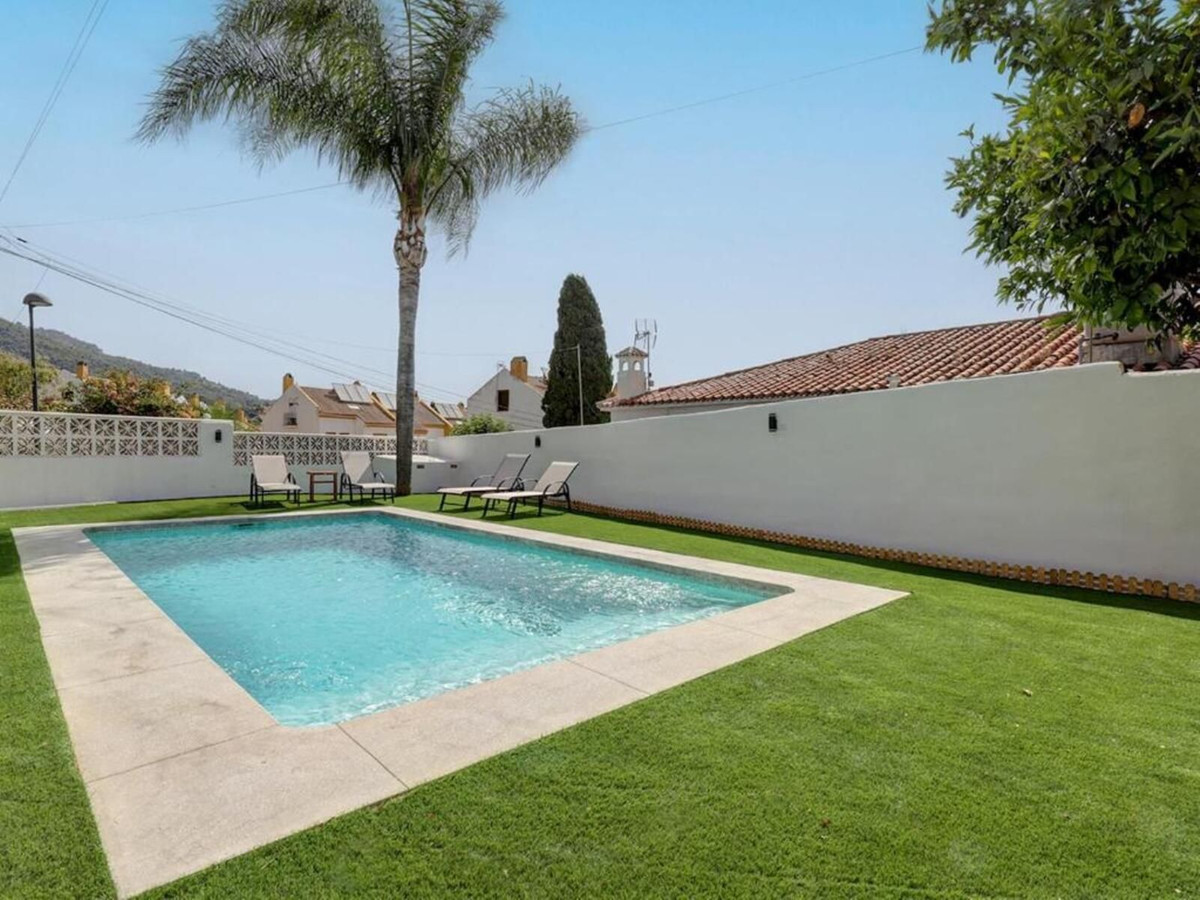 6 Bed Townhouse for sale in Marbella Costa Del Sol, Málaga, Spain