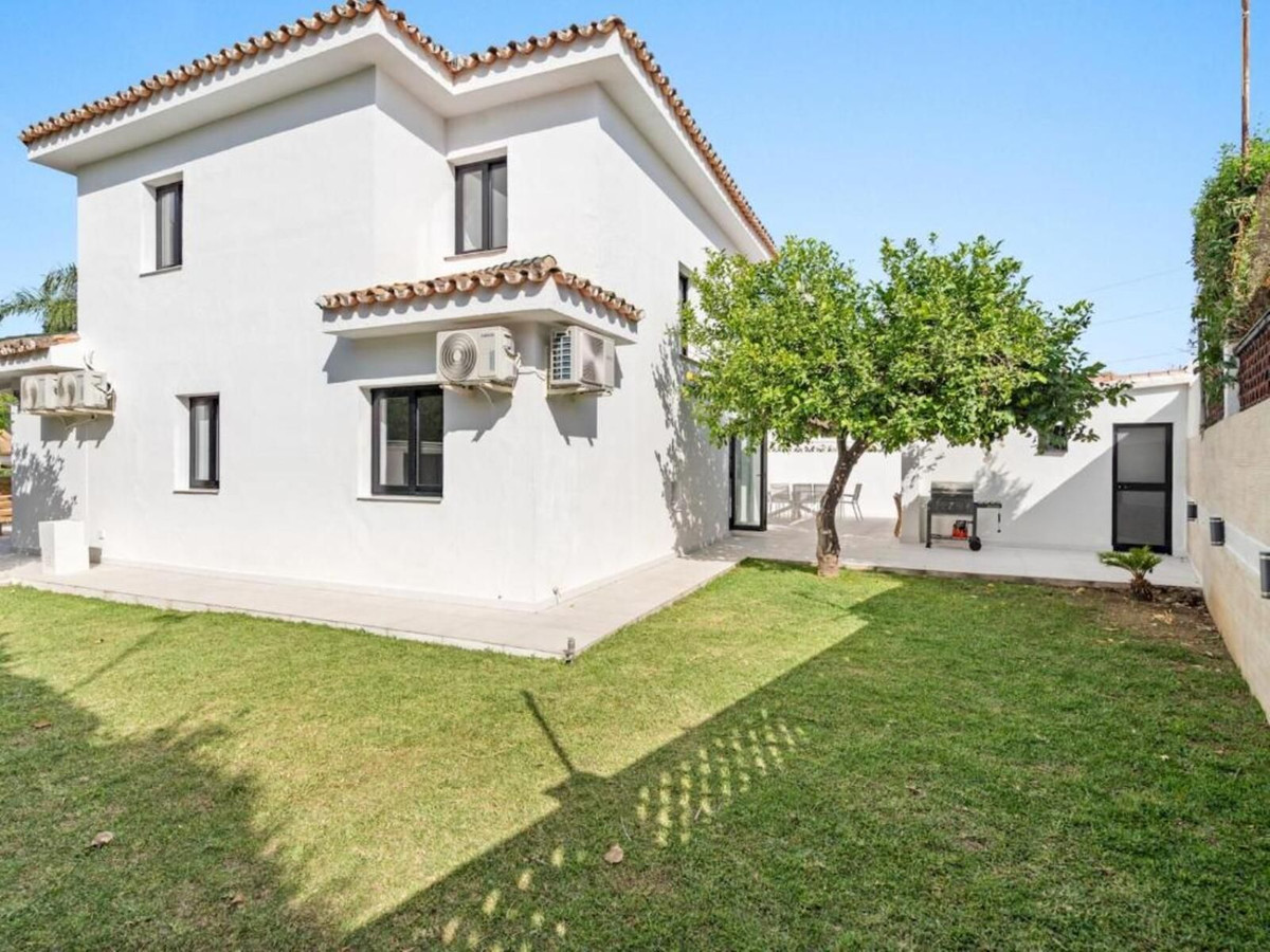 6 Bed Townhouse for sale in Marbella Costa Del Sol, Málaga, Spain