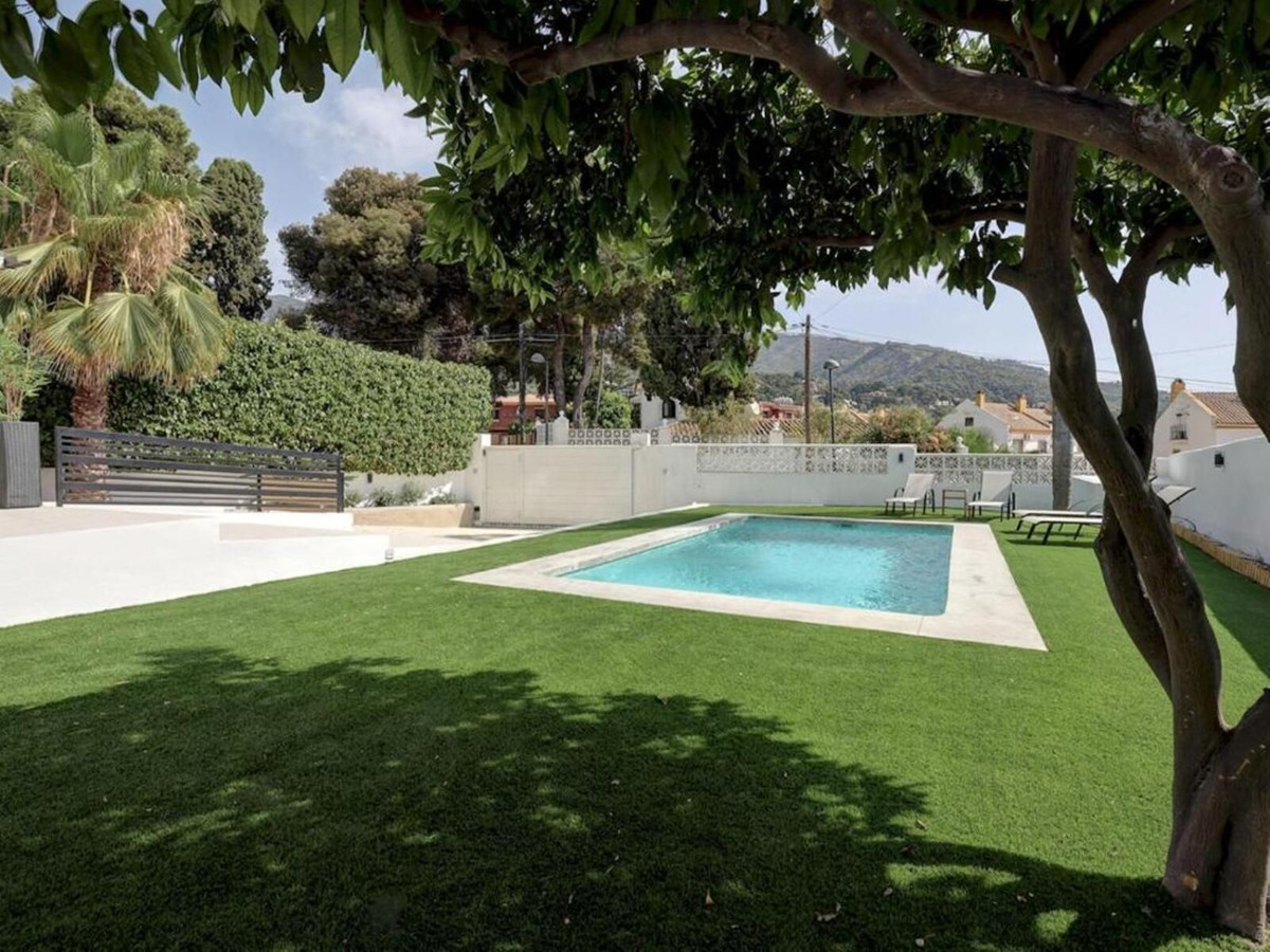 6 Bed Townhouse for sale in Marbella Costa Del Sol, Málaga, Spain